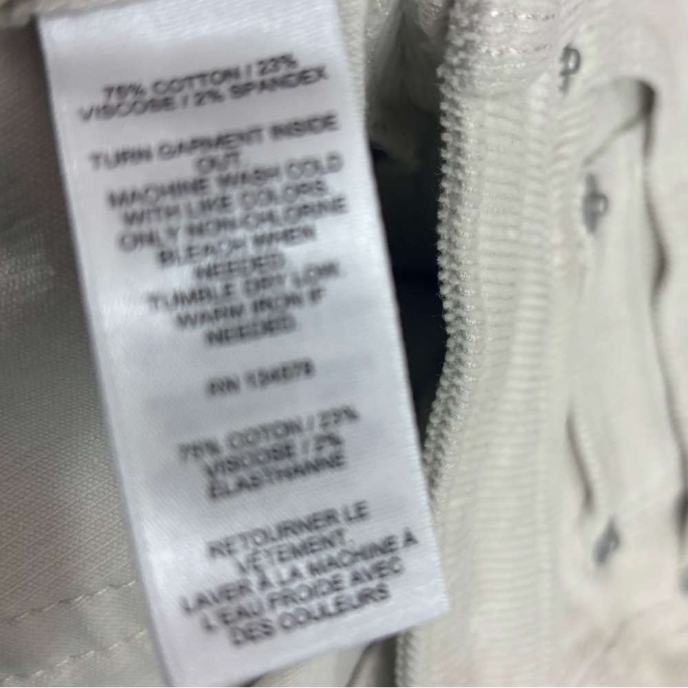 NEW Vineyard Vines Cream Kick Flare High-Rise Jeans - Picture 9 of 10